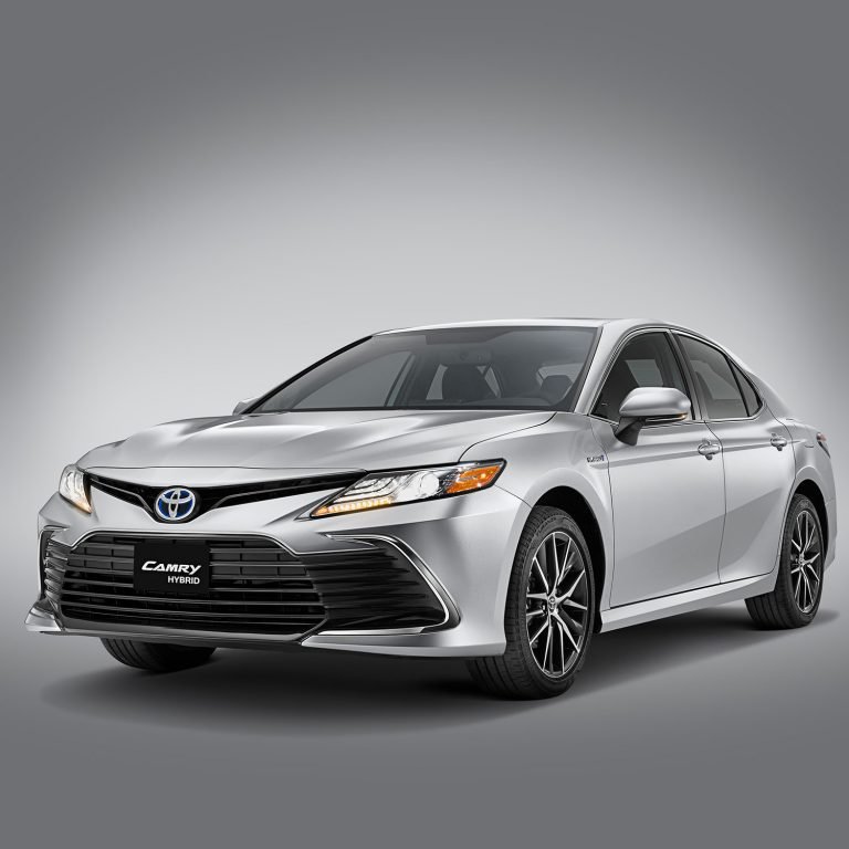 Toyota Camry 2022 en México renovado precios y versiones