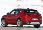 Alfa Romeo Stelvio atrás