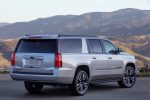 Chevrolet Suburban RST 2019 atrás