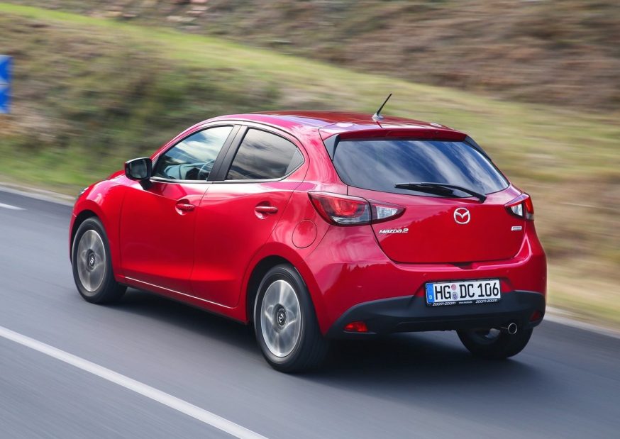 Mazda 2 Hatchback 2019 atrás