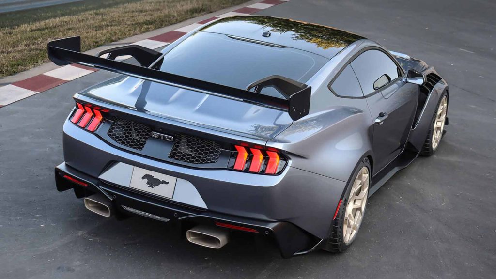 Ford Mustang GTD 2025 en México - diseño exterior con faros LED, parte posterior con alerón, escapes y otros elementos distintivos