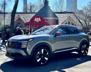 Nissan Kicks 2025 - hecho en México - presentado en Las Vegas, Estados Unidos - diseño exterior, parte frontal y lateral