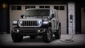 Jeep Wrangler 4Xe 2024 conectada a enchufe casero