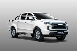 JMC Vigus 2025 en México - diseño exterior color blanco con detalles en negro