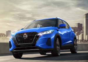 Nissan Kicks Play 2024, exterior, de frente color azul