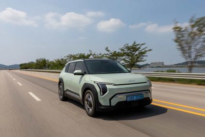 Kia EV3 SUV eléctrico accesible color verde