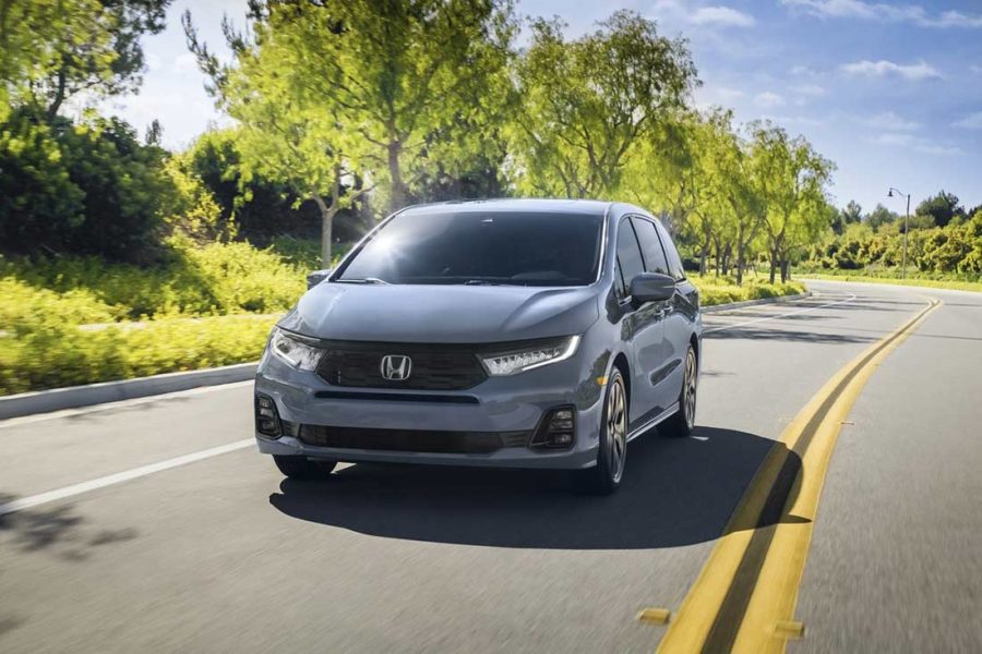 La Honda Odyssey 2025 llega a México - diseño exterior parte frontal en calle