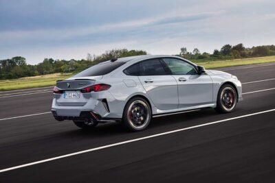 BMW Serie 2 Gran Coupé 2025 diseño exterior: posterior y lateral en pista