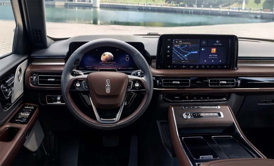 Lincoln Aviator 2025: diseño interior pantallas, volante con controles