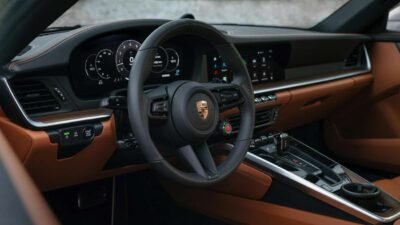 Porsche 911 Carrera S 2025 llega a México: interior