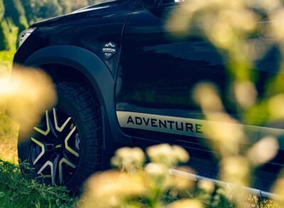 JAC Frison T8 Adventure 2025 en México, detalles Adventure en lateral