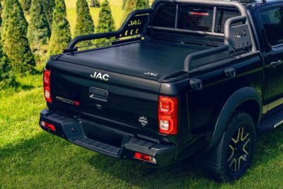 JAC Frison T8 Adventure 2025 en México, caja con protector o tapa