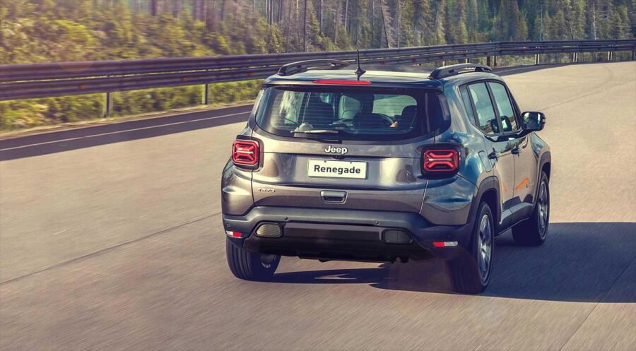 Jeep lanza el Renegade 2025 en México: exterior en carretera