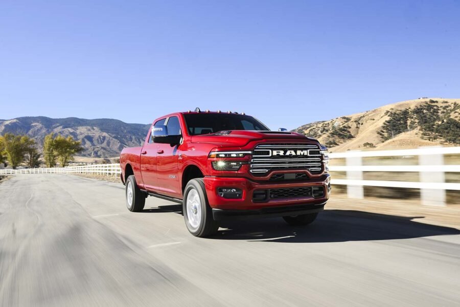 RAM 2500 2025 en México: color rojo