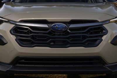 Subaru Crosstrek Hybrid 2026, diseño exterior, parrilla