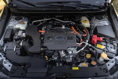 Tren motriz híbrido de última generación SUBARU BOXER® de 2.5 litros con motores eléctricos y una batería de iones de litio de alta capacidad de 1.1 kWh