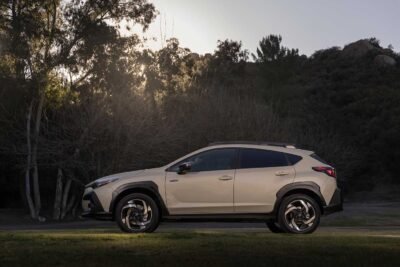 Subaru Crosstrek Hybrid 2026, diseño exterior, lateral 