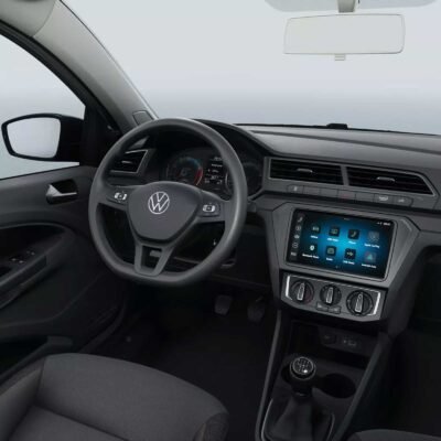 Volkswagen lanza el Saveiro Robust 2025 en México, diseño interior, pantalla y volante con controles